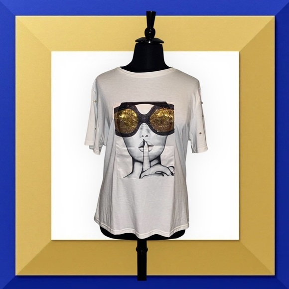 pesion Tops - NWOT Pesion Graphic Tee with Gold Sunglasses Design Plus 4X White